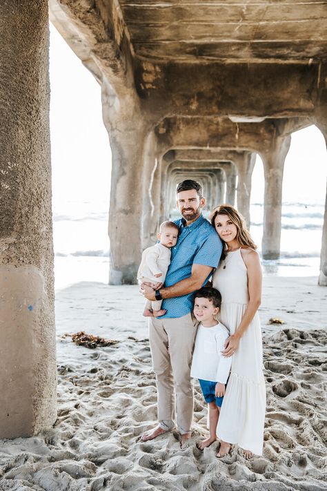 Manhattan Beach Pier Family Photos — Rhea Ashlynn Photography Pier Family Photos, Family Beach Pictures Poses, Beach Photoshoot Family, Family Beach Session, Manhattan Beach Pier, Beach Photo Session, Family Photo Ideas, Summer Family Photos, Photoshoot Family