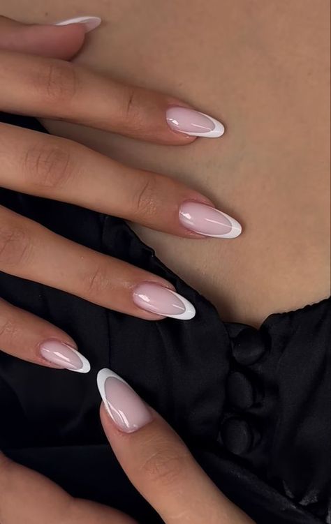 Fancy Almond Nails, Paznokcie Hello Kitty, Kutek Disney, Nagellack Trends, Nagel Tips, Casual Nails, Almond Nails Designs, Makijaż Smokey Eye, Almond Acrylic Nails