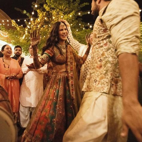 Sabyasachi Mehndi Lehnga, Katrina Kaif Sangeet Lengha, Celeb Wedding, Desi Couture, Mehndi Outfit, Vicky Kaushal, Mehendi Outfits, Sabyasachi Lehenga, Marriage Photos