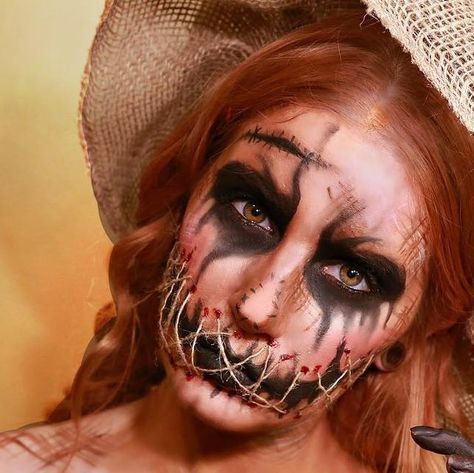 Creepy Scarecrow Makeup, Creepy Scarecrow Costume, Cute Scarecrow Makeup, Zombie Scarecrow, Scarecrow Face Paint, Creepy Scarecrow, Scarecrow Halloween Makeup, Scarecrow Ideas, Halloween Costumes Scarecrow