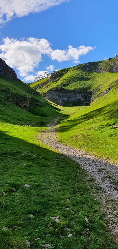 Peveril Castle, Mam Tor, Peak District National Park, Hope Valley, Peak District, What A Wonderful World, Instagram Highlights, Place To Visit, The Hope