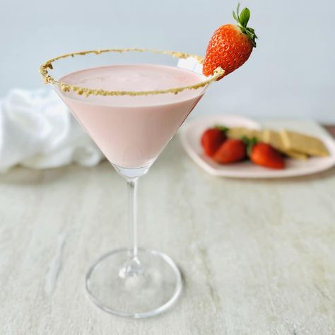 Strawberry Cheesecake Martini Cheesecake Martini, Sablefish Recipes, Wagyu Recipes, Classic Strawberry Shortcake, Romantic Drinks, Strawberry Martini, Pistachio Crusted Salmon, Red Sangria Recipes, Strawberry Simple Syrup