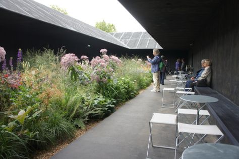 Serpentine Gallery Pavilion 2011 – Designed by Peter Zumthor Serpentine Gallery Pavilion, Piet Oudolf, Peter Zumthor, Sun Perennials, Design Grafico, Garden Inspired, Garden Spaces, Plant Design, Landscape Architecture