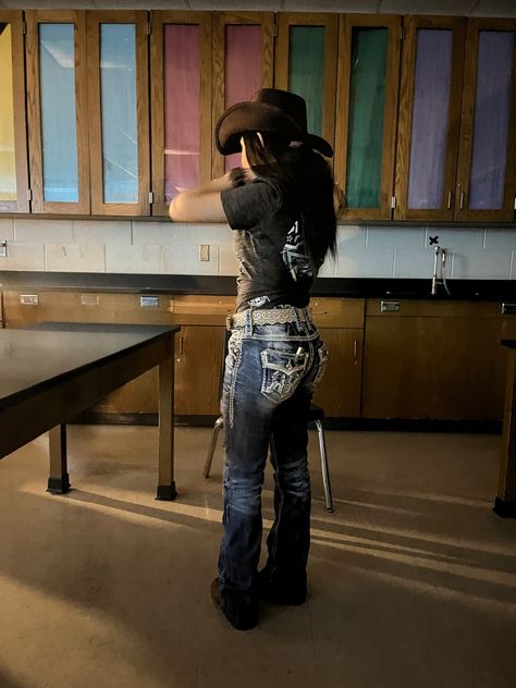 Mariachi Women Outfit, Rock Rival Jeans Outfits Woman, Latino Cowboy Aesthetic, County Aesthetic Outfits, Winter Baile Outfits, Pico Outfits, Cowgirl Boots Outfit Black Women, Flare Jeans Outfit Western, Chicana Aesthetic Outfit