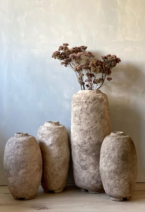 Paper Mache Vases, Handmade Mothers Day Card, Paper Clay Art, Clay Vases, Paper Mache Projects, Paper Mache Bowls, Paper Mache Clay, Paper Mache Sculpture, Paper Mache Art