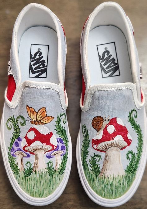 Custom Vans Slip On Painted Shoes, Diy Painted Vans, Hand Painted Shoes Ideas, Shoe Painting Ideas Vans, Shoe Art Ideas, Sneaker Painting, Disney Painted Shoes, Custom Painted Vans, Handpainted Shoes