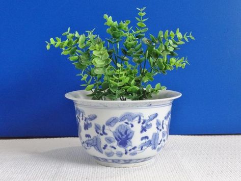 Chinese chinoiserie Blue and White Porcelain Planter Plant Pot Vintage Chinese character mark Chinese Chinoiserie, Chinoiserie Blue, Porcelain Planter, Chinese Pottery, Blue And White Porcelain, Cache Pot, Chinese Characters, Planter Pots Indoor, Plant Pots