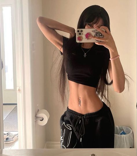 Body Motivation, Perut Six Pack, Photographie Indie, Corps Parfait, Fitness Inspiration Body, Body Inspo, Body Inspiration, Toned Body, Girl Body