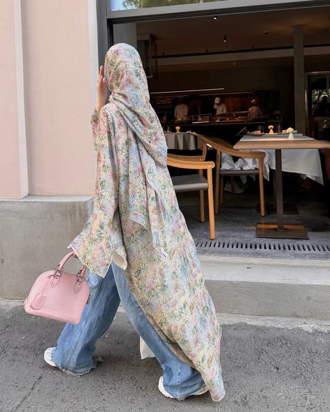 if abaya was a painting✨ Abaya, modest fashion, abaya fashion, printed abaya, Dubai abaya, hijab fashion, ootd , hijab outfit , modest outfit, abaya fashion #abaya #abayafashion #abayadubai #abayastyle #modestfashion #modeststyle #hijabfashion Pink Abaya Outfit, Hijab Outfit Modest, Hijab Fashion Inspiration Abayas, Summer Modesty, Hijab Style Summer, Abaya Summer, Coat Abaya, Outfit Abaya, Printed Abaya