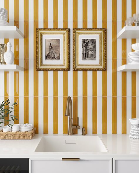 Yellow bathroom decor