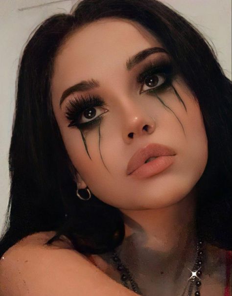 Hallowen Schminke, Maquillage Halloween Simple, Halloweenský Makeup, Holloween Makeup, Vampire Makeup, Halloween Fest, Cute Halloween Makeup, Desain Buklet, Halloween Makeup Pretty