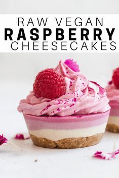 Vegan Raspberry Cheesecake, Raspberry Cheesecakes, Deserturi Raw Vegan, Healthy Afternoon Snacks, Vegan Ideas, Raw Vegan Desserts, Raw Cake, Individual Desserts, Vegan Cheesecake