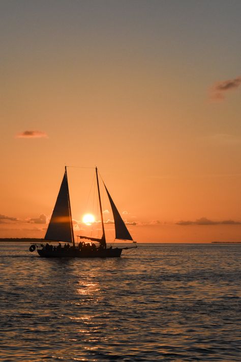 between the sails - sunset cruise | Colleen Laughlin | Flickr Sunset Boat Cruise, Sailing Photography, Sunset Cruise, Wedding Vibes, Kauai, Sailing Ships, Bachelorette Party, Sailing, Singapore