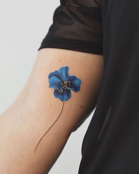 Himalayan blue poppy tattoo by Rey Jasper - Tattoogrid.net Blue Flower Tattoo, Blue Poppy Flower, Himalayan Blue Poppy, Blue Flower Tattoos, Tatuaje Cover Up, Chameleon Tattoo, Thistle Tattoo, Poppy Flower Tattoo, Tattoo Pictures