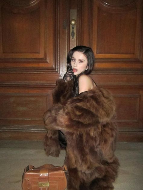 Bella hadid balenciaga femme fatale dark feminine Lana del rey coquette aesthetic lanadelreyvinyl dior poison vivienne westwood Dior Columbus Dior Galliano John galliano mugler red love witch lost cherry tom Ford Woman power oh who is she? Mugler Kate moss shalom Harlow poison ivy fashion John galliano 2000s Dior Brown Fur Coat Outfit, Dress With Fur Coat, Fur Aesthetic, Apres Ski Outfits, Fur Outfit, Fur Coat Outfit, Luxury Lifestyle Fashion, Mob Wife, New York Photos