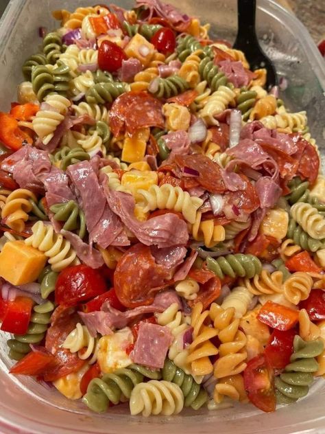 Box of tricolored pasta – Recipes on a Budget Italian Cold Pasta Salad, Salad Week, Tri Color Pasta Salad, Mexican Pasta Salad, Tri Color Pasta, Italian Pasta Salad, Zesty Italian Dressing, Best Pasta Salad, Pregnancy Cravings