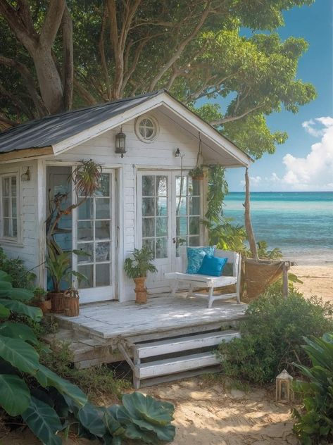 Tiki Cabin, Seaside Cabin, Old Beach House, Beachside House, Tiny Beach House, Small Beach Houses, Resort Architecture, Beach Stores, Beach Shack