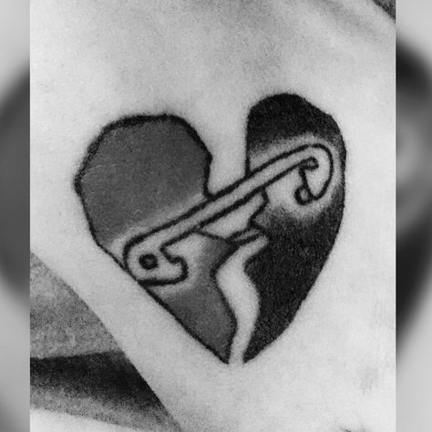 5sos Tattoo ~ Safety Pin Heart 5sos Safety Pin, Pin Heart Tattoo, Safety Pin Heart Tattoo, Black Heart Meaning, Safety Pin Heart, 5sos Tattoo, Safety Pin Tattoo, One Direction Tattoos, Black Heart Tattoos