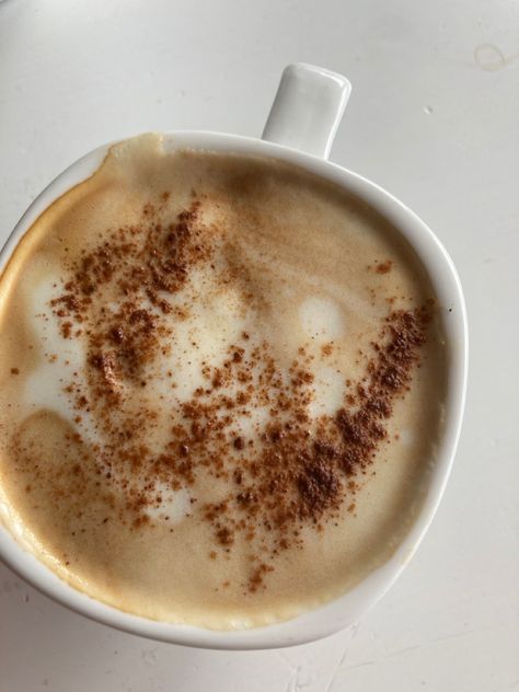 Cinnamon Coffee Aesthetic, Cinnamon Latte Aesthetic, Pretty Coffee Aesthetic, Sweet Like Cinnamon Aesthetic, Aesthetic Coffee Drinks, Cinnamon In Coffee, Coffee Morning Aesthetic, Cinnamon Aesthetic, Coffee With Cinnamon