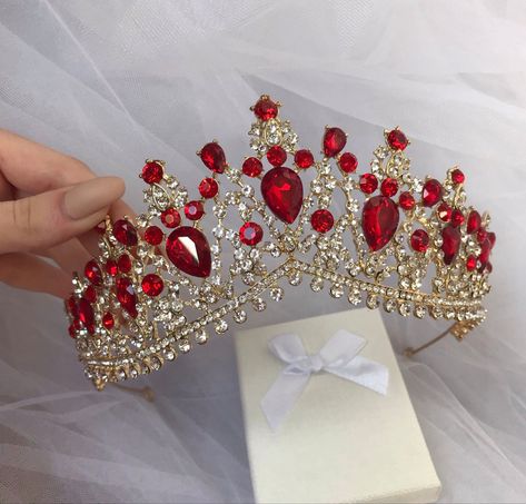 Red Quinceanera Theme, Red Quince Theme, Quince Crowns, Red And Gold Quince, Quince Crown, Beauty And The Beast Quince, Red Quinceanera Ideas, Quinceanera Red, Quince Themes