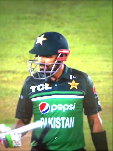 .credit goes to owner! Babar Azam Dpz, Mask Photoshoot, Free Fire Hip Hop Bundle Photo, Babar Azam, Pakistan Cricket Team, Cricket Videos, Team Wallpaper, Ronaldo Videos, Recent Anime