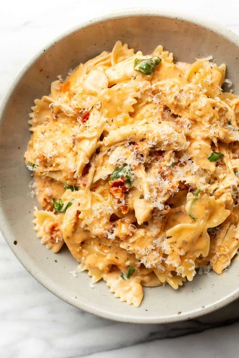 For a special yet easy and quick meal, this marry me chicken pasta recipe hits the spot! It has a crave-worthy garlic, parmesan, and tomato sauce with a splash of white wine. Marry Me Chicken Pasta Salt And Lavender, Chicken Noodles With Rotisserie Chicken, Dinner Ideas Pasta Chicken, Best Pasta Meals, Fall Weather Dinner Recipes, Marry Me Chicken Alfredo, Creamy Pasta And Chicken Recipes, Creamy Farfalle Pasta Recipes, Marry Me Chicken Gnocchi