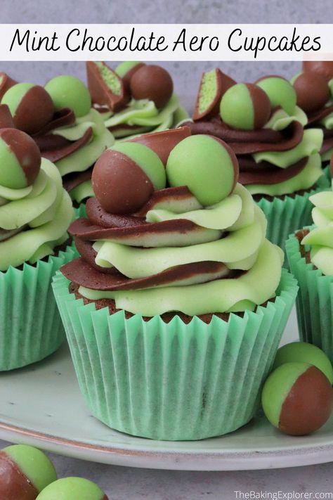 Recipe for Mint Chocolate Aero Cupcakes - a mint chocolate cupcake with two toned mint chocolate buttercream, decorated with Aero chocolate #thebakingexploer #aerocupcakes #mintchocolatecupcakes #chocolatemint #twotonebuttercream Mint Chocolate Recipes, Aero Chocolate, Mint Chocolate Cupcakes, Mint Chocolate Cake, Cupcake Cake Designs, Mint Recipes, Cream Tea, Just Cakes, Chocolate Buttercream