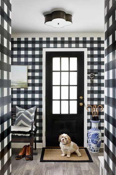 Square Paneling, Marble Kitchen Counter, Interior Design Pattern, White Marble Kitchen Island, Wallpaper Foyer, Door Ajar, Grey Painted Kitchen, Small Tv Room, Black Tile Bathrooms