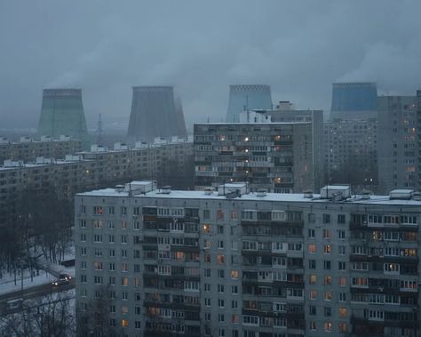 Soviet Aesthetic, Brutalism Architecture, Russian Architecture, European Aesthetic, Europe Aesthetic, Brutalist Architecture, Blue Hour, Brutalism, Winter Aesthetic