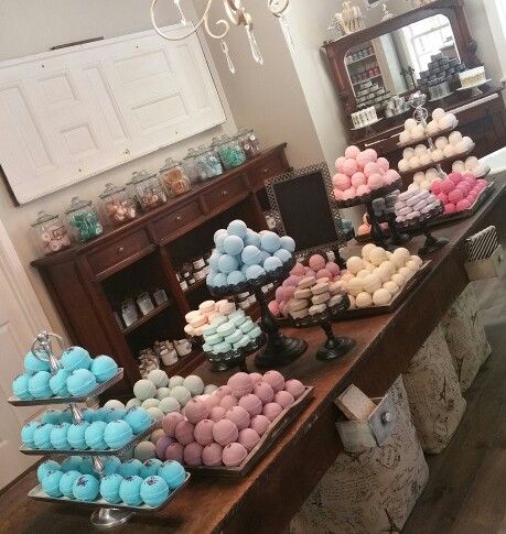 Bath Bomb display at Bathhouse Soapery on historic Main St. in St. Charles, Mo. Apothecary Boutique, Boutique Merchandising, Booth Display Ideas, Bath Bomb Packaging, Vendor Table, Soap Display, Bath Melts, Booth Displays, Open Shop