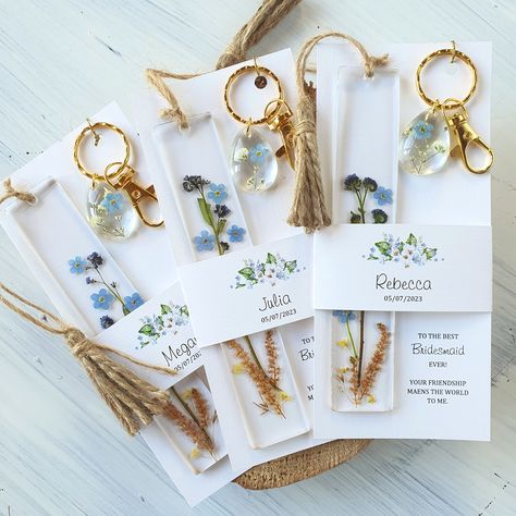 Wedding Guest Gifts Party Favors, Matron Of Honor Proposal, Diy Resin Gifts, Wedding Keychain, Maid Of Honor Proposal, Pressed Flower Crafts, Unique Bridesmaid, Matron Of Honor, Bookmark Gifts