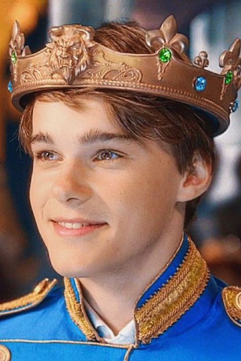 Mitchell Hope Descendants, Ben Florian Aesthetic, Mitchell Hope Aesthetic, Ben Descendants Aesthetic, Prince Ben Descendants, King Ben Descendants, Ben From Descendants, Boyfriend Cake, Prince Ben