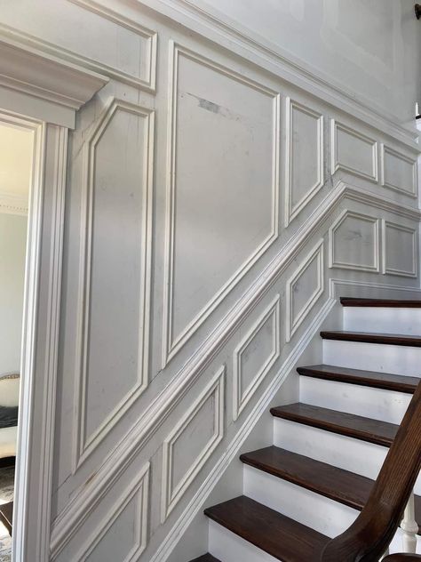 Mdf Wall Panel Ideas Stairs, Staircase Moulding Ideas, Bannister Update, Wall Paneling Ideas Living Room, Staircase Molding, Build Stairs, Wall Molding Design, Stair Paneling, Drawing Room Ceiling Design