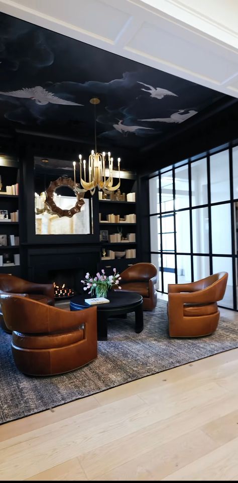 Bourbon Lounge Basement, Moody Bar Lounge Design, Moody Conversation Room, Cocktail Lounge Room Ideas Modern, Mens Lounge Room Ideas, Moody Home Bar Lounge, Moody Lounge Room Ideas, Basement Lounge Area, Whiskey Lounge Home