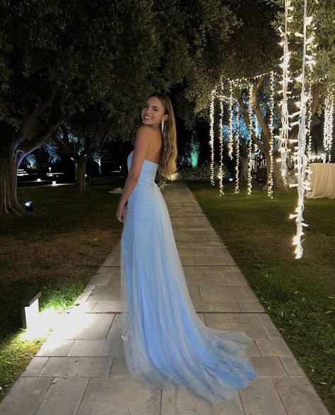 Blue Long Prom Dresses, Katerina Berezhna, Hoco 2023, Post Prom, F1 Wags, Prom Picture Poses, Prom Photoshoot, Prom Poses, Strapless Prom Dresses