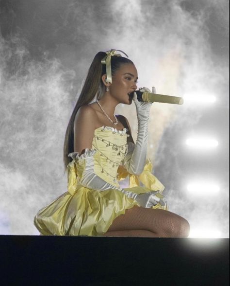 Madison Beer Tour, Life Support Tour, Alice In Wonderland 1, Beer Icon, Madison Beer Outfits, Beer Outfit, Tour Outfits, Life Support, Madison Beer