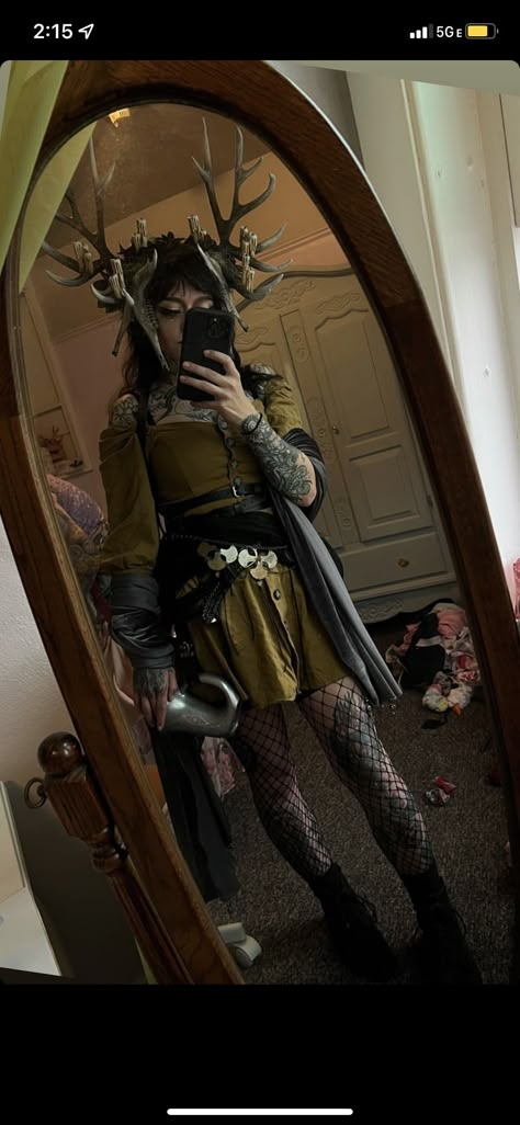 Ren Faire Cosplay Ideas, Fawn Inspired Outfits, Ren Faire Warrior, Dark Elf Ren Faire, Witch Renfaire Outfit, Yaelokre Clothes, Goblin Ren Faire, Red Ren Faire Outfit, Ren Fair Cosplay