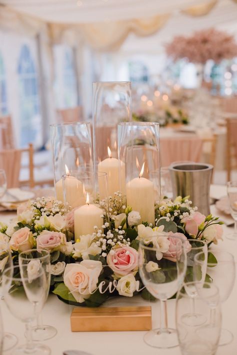 Wedding Tables Sage Green, Minimal Floral Centerpieces, Wedding Esthetics, Gypsophila Wedding Table, Gypsophila Wedding, Winter Wedding Centerpieces, River Wedding, Elegant Wedding Centerpiece, Candle Wedding Centerpieces