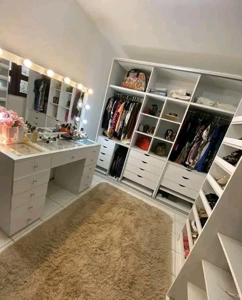 Dressing Room Decor, Dressing Room Closet, Dream Closet Design, Luxury Room Bedroom, Luxury Closets Design, Beauty Room Decor, Wardrobe Room, Closet Decor, Vanity Room