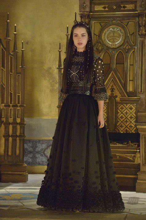 Queen Mary Reign, Reign Outfits, Marie Stuart, Reign Mary, Reign Fashion, Reign Dresses, Mary Dress, Mary Stuart, Adelaide Kane