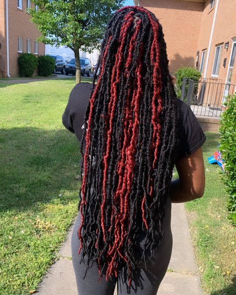 Neziah Studio on Instagram: “Distressed Soft Locs 🥰😍 W/ a splash of Red 💃🏾done by @slayyboss1  book with her link in her bio #messylocs #fauxlocs #distressedlocs…” Peekaboo Locs Red, Black And Burgundy Soft Locs, Red And Black Soft Locs, Soft Locs Red, Long Soft Locs With Color, Red And Black Locs, Peekaboo Soft Locs, Burgundy Soft Locs, Red Soft Locs