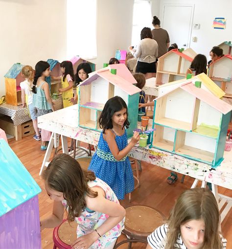 Kids Art Studio, Handmade Wallpaper, Art Shed, Kids Workshop, Kids Part, Art Studio Design, Kids Studio, Crafts Workshop, Creative Workshop