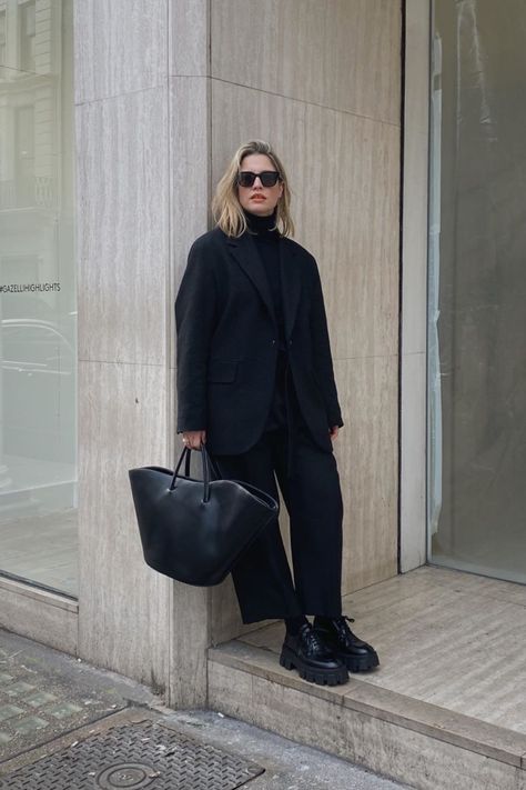 Alexis Foreman, Chill Fashion, Workwear Style, Simple Fall Outfits, Total Black, Style Winter, Looks Black, Black On Black, All Black Outfit