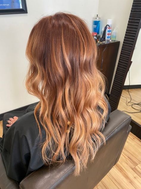 Copper Roots Blonde Hair, Auburn To Blonde Ombre Hair, Red And Blond Balayage, Red Hair Bayalage Copper, Balayage Ginger Blonde, Balayage On Copper Hair, Strawberry Blonde Vs Ginger, Ginger Blonde Hair Balayage, Blonde Copper Hair Balayage