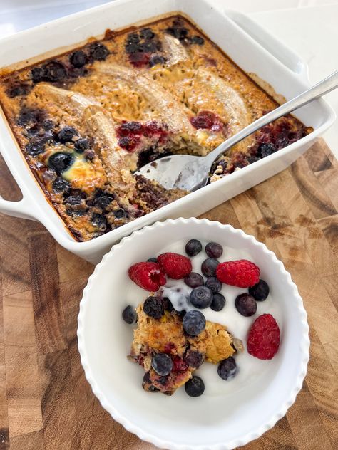 Protein Quinoa Breakfast Bake Quinoa Breakfast Bake, Cranberry Quinoa Salad, Healthy Chicken Pot Pie, Gluten Free Christmas Cookies, Vanilla Protein Shakes, Holistic Recipes, Quinoa Breakfast, Baked Fruit, Oats Breakfast