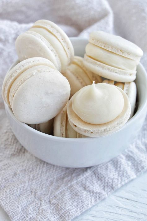 Pinup Pictures, White Macarons, Ganache Macaron, Macaron Filling, Ganache Recipe, French Macaroons, Macaroon Recipes, White Chocolate Ganache, Macaron Recipe