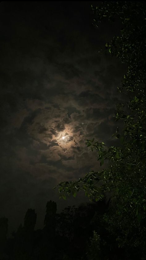 Nature, Dark Sky Aesthetic Moon, Dark Cloudy Sky Aesthetic, Cloudy Night Sky, Moon Dark, Sky Dark, Rainy Sky, Cloudy Nights, Night Sky Photography