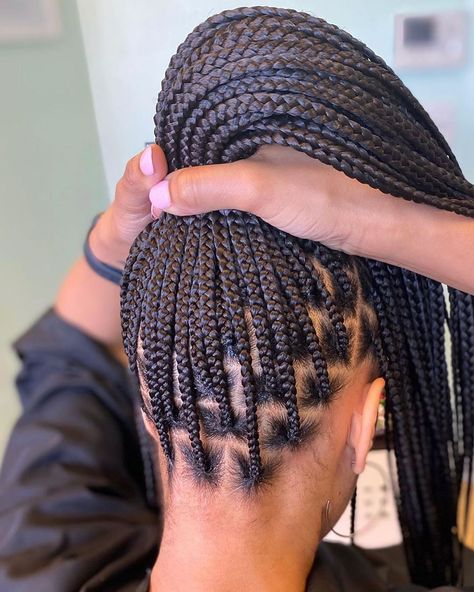 Nice and Neat Knotless Box Braids 👌🏾⁣⁣ ⁣⁣ This is one of our favorite go-to protective styles ✨⁣⁣ Beautiful work by @hairbywenia_ ❤️⁣ ⁣⁣⁣ What’s your go to protective-style? 😍 Corp Perfect, Big Box Braids Hairstyles, African Hair Braiding Styles, Box Braids Hairstyles For Black Women, Braids Hairstyles Pictures, Cool Braid Hairstyles, Box Braids Styling, Hair Done, Girls Hairstyles Braids