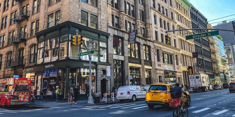 ▷ The Bleecker Street in NYC: The Ultimate Guide! | The ULTIMATE Guide 2022 Bleecker Street Nyc, Greenwich Village Nyc, Public Hotel, Bleecker Street, Nyc Fall, Red Lion, Greenwich Village, Vintage New York, West Village