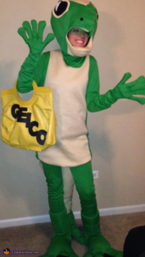 What?! Found Steph Hoch on Pinterest! Geico Gecko - 2013 Halloween Costume Contest Geico Costume, Gecko Costume, Free Costume Sewing Patterns, Lizard Costume, Egg Costume, Halloween Costumes 2014, Costumes Pictures, Homemade Costume, Costume Works